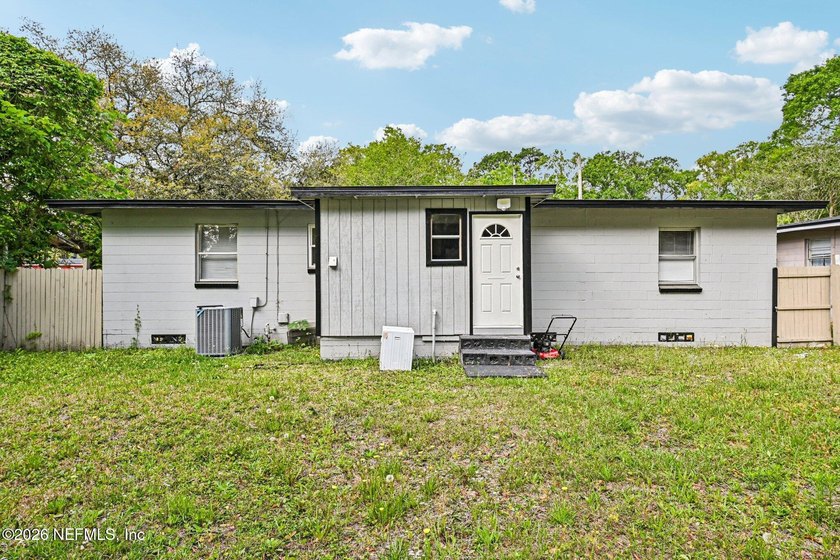 Come check out this four-bedroom, one-bathroom home is move-in - photo 36