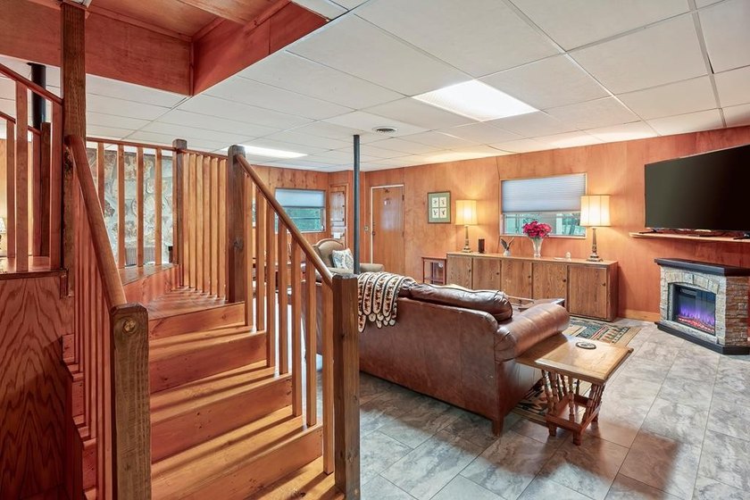 PRICE REDUCTION!!  Discover the perfect blend of privacy - photo 34