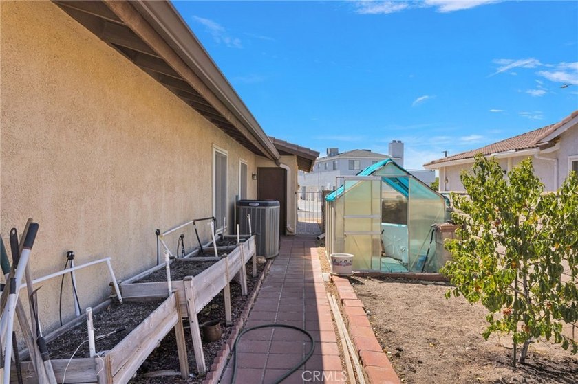 13748 Greenwood - photo 49