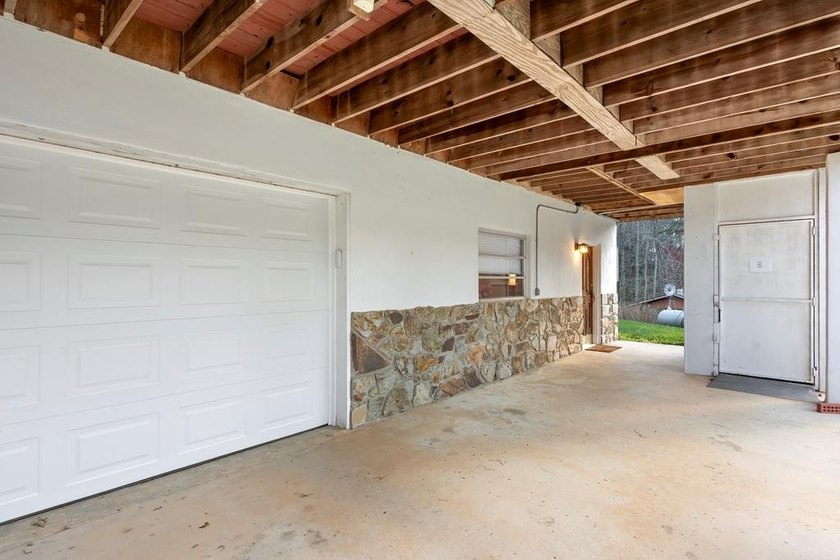 PRICE REDUCTION!!  Discover the perfect blend of privacy - photo 55