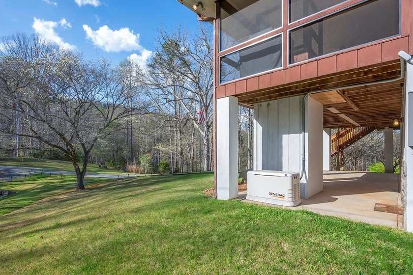 PRICE REDUCTION!!  Discover the perfect blend of privacy - photo 56