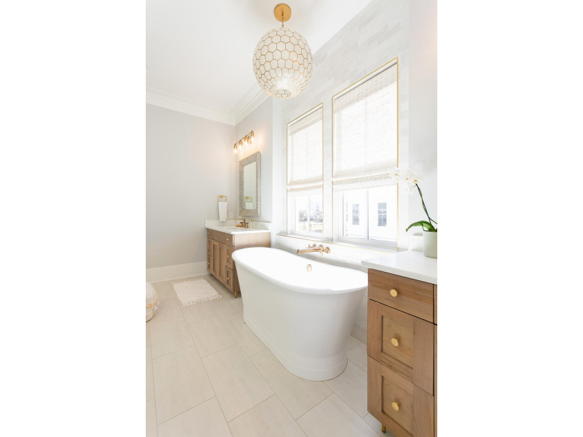 Spectacular views, stunning architectural design and a fully - photo 17
