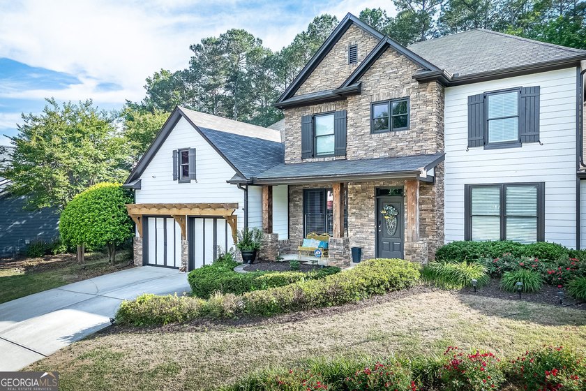 Welcome to 239 Highwoods Pkwy - a craftsman-style beauty - photo 4