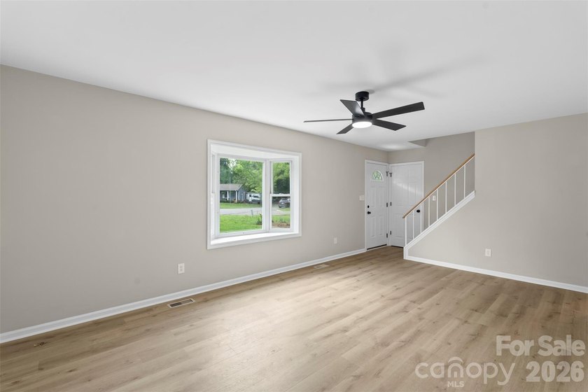 Welcome home to this recently renovated 4-bedroom property - photo 10