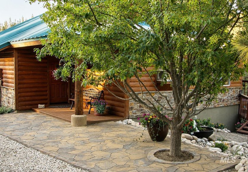 Nestled on 3.45 private acres in Wilderness Ranch on Daggett - photo 3