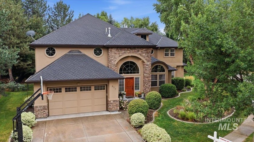 Welcome to luxury living in Eagle's highly coveted Two Rivers - photo 3