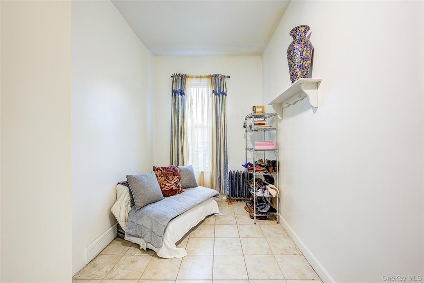 Welcome to 150 Ridgewood Avenue, a spacious fully detached - photo 5