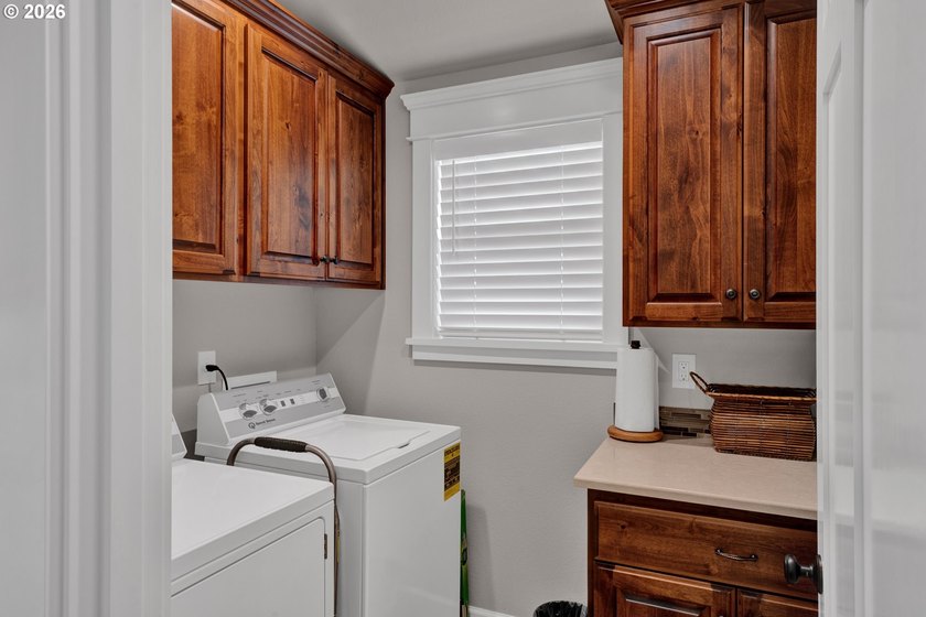 *Available Fully Furnished* 5 Bed 3 Bath residence. Here is your - photo 14