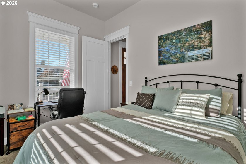 *Available Fully Furnished* 5 Bed 3 Bath residence. Here is your - photo 17