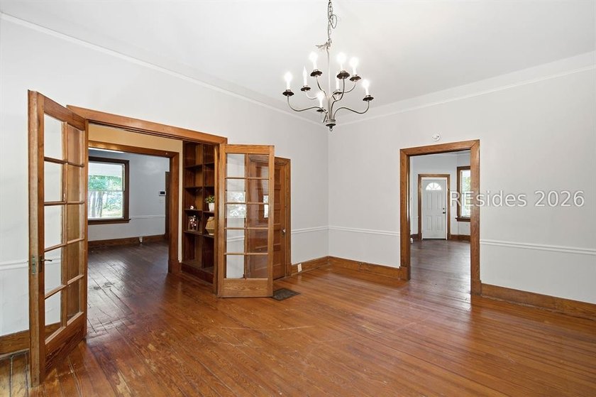 628 Robert Smalls Parkway offers a versatile residential - photo 18