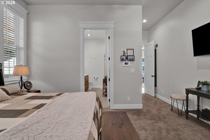 *Available Fully Furnished* 5 Bed 3 Bath residence. Here is your - photo 21