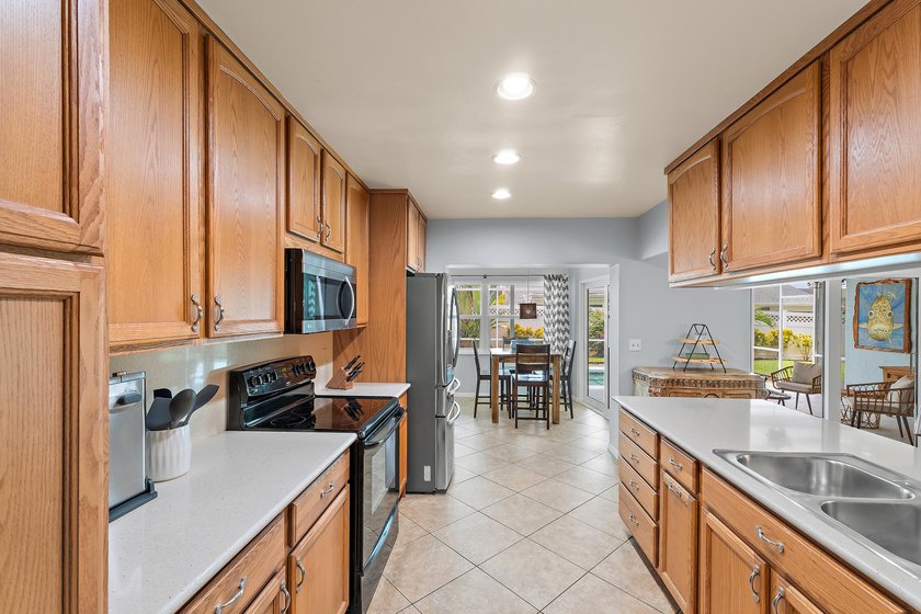 Welcome home to Tequesta Pines, one of Tequesta's most sought - photo 17