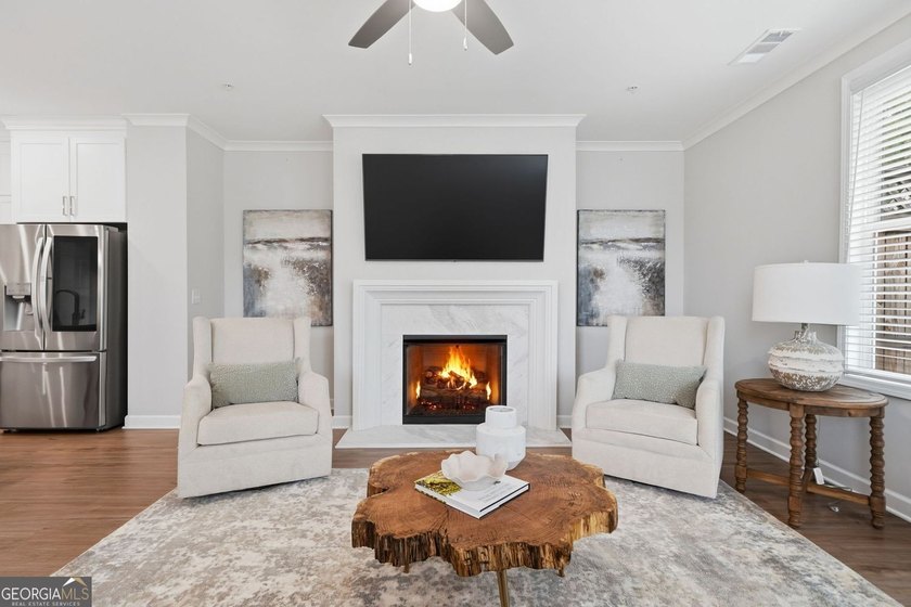 Experience elevated living in this better-than-new luxury - photo 21