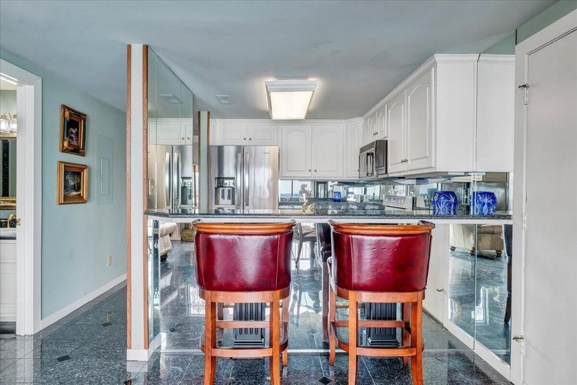 Best views at Smith Mountain Lake from this 5th Floor Penthouse - photo 23