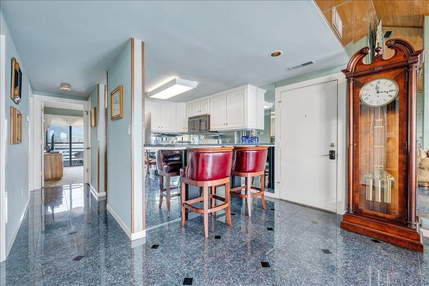 Best views at Smith Mountain Lake from this 5th Floor Penthouse - photo 24