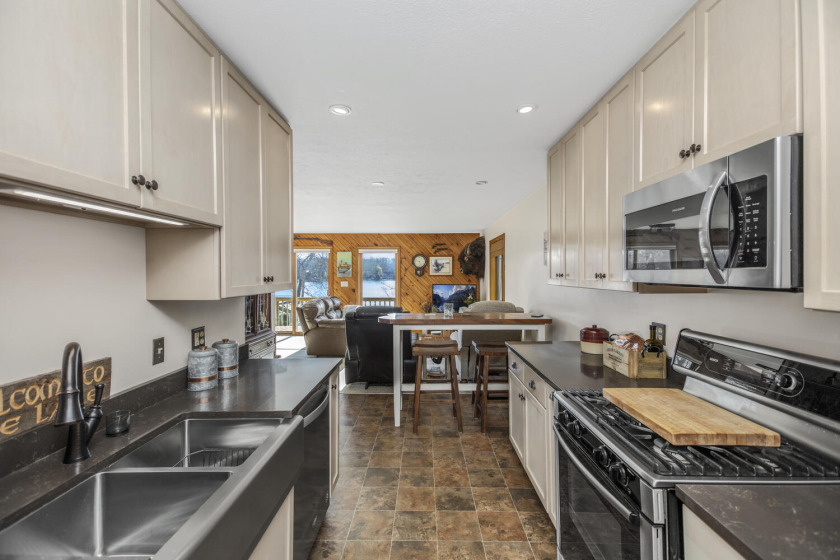SHAVEHEAD LAKE HOME SOLD - photo 10