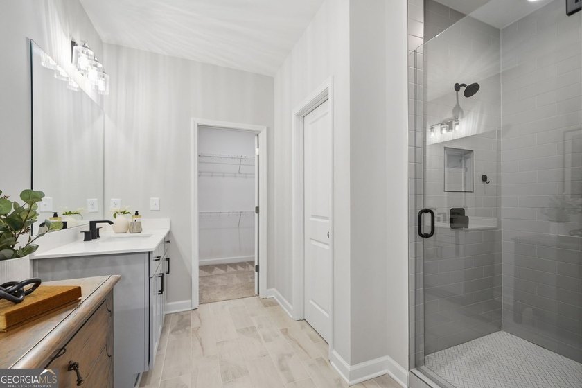 Experience elevated living in this better-than-new luxury - photo 32