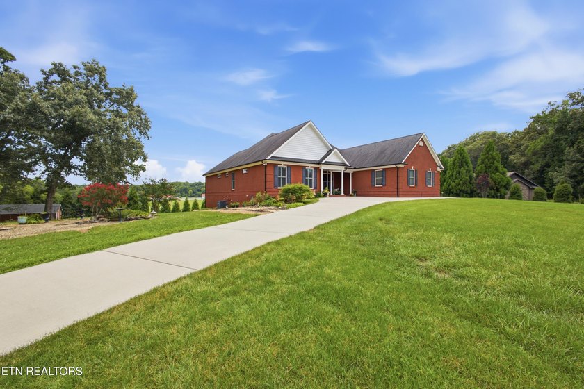 Luxury, comfort, and thoughtful design come together in this - photo 36