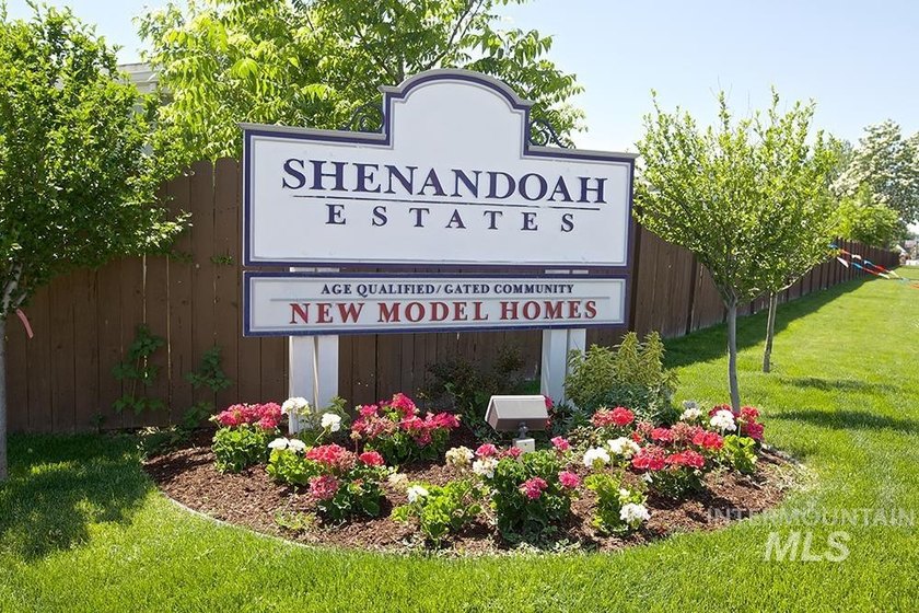 Welcome to Shenandoah Estates, a gated 55+ community offering - photo 2