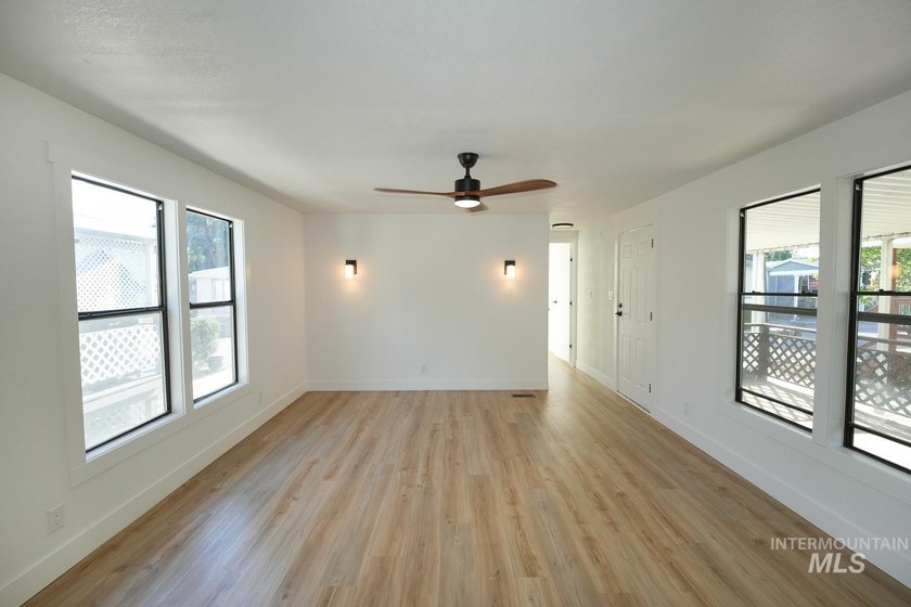 Welcome to Shenandoah Estates, a gated 55+ community offering - photo 8