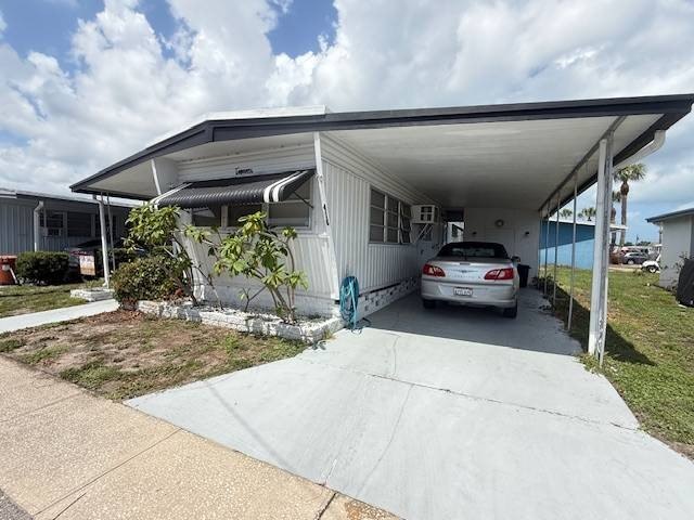 Welcome to affordable and easy Florida living in Lake Haven, a - photo 3