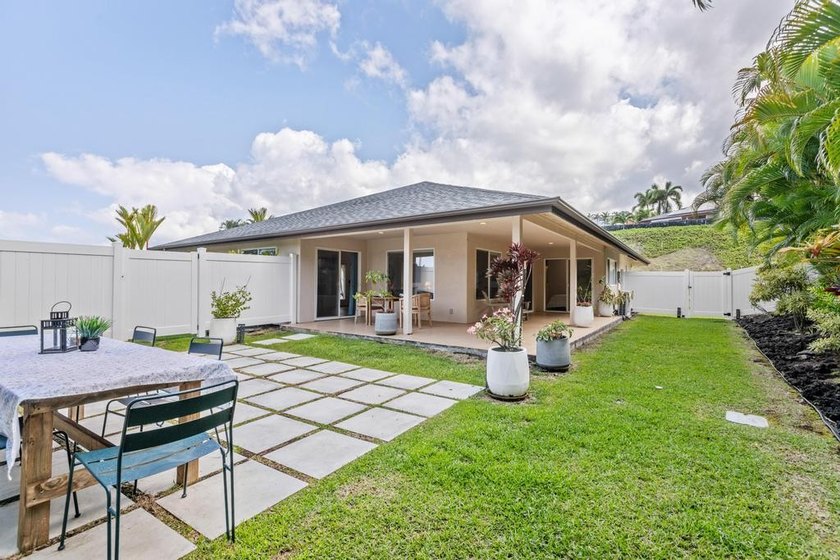 Experience refined island living in this beautifully appointed - photo 22