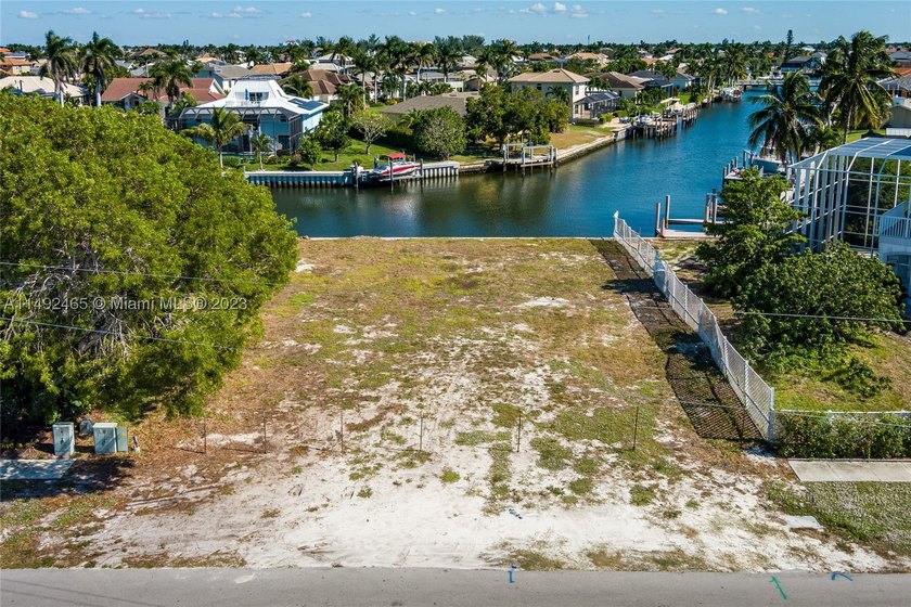 Prime waterfront lot available for building your dream home - photo 6