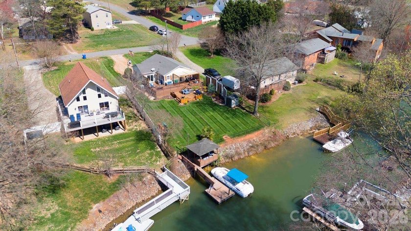 Lake Norman waterfront living is within reach with this - photo 2
