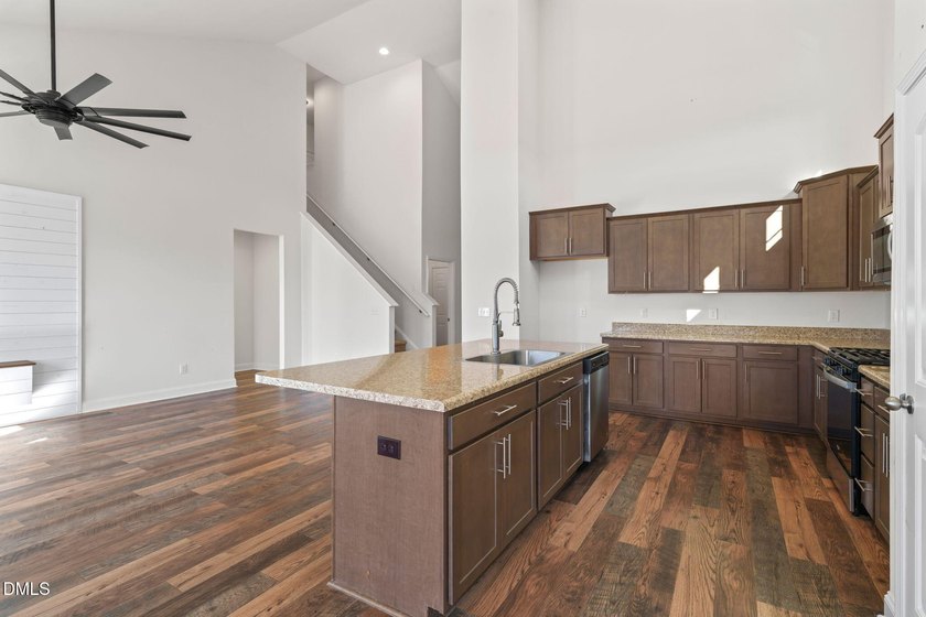 Perfect floor plan has 3 bedrooms down including the primary, so - photo 14