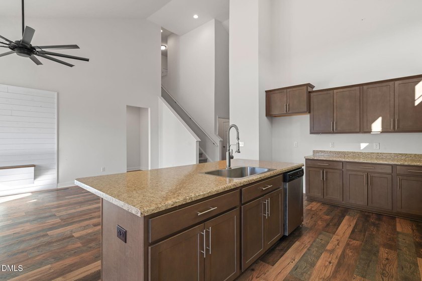 Perfect floor plan has 3 bedrooms down including the primary, so - photo 19