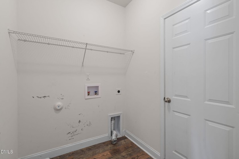 Perfect floor plan has 3 bedrooms down including the primary, so - photo 36