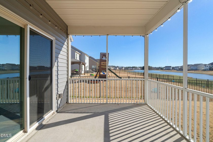 Perfect floor plan has 3 bedrooms down including the primary, so - photo 40