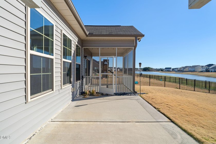 Perfect floor plan has 3 bedrooms down including the primary, so - photo 41