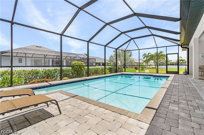 Welcome to this beautifull turnkey pool home offering 4 bedrooms - photo 22