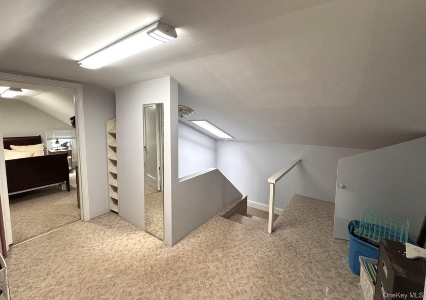 Welcome to this beautifully maintained Center Hall Colonial - photo 22