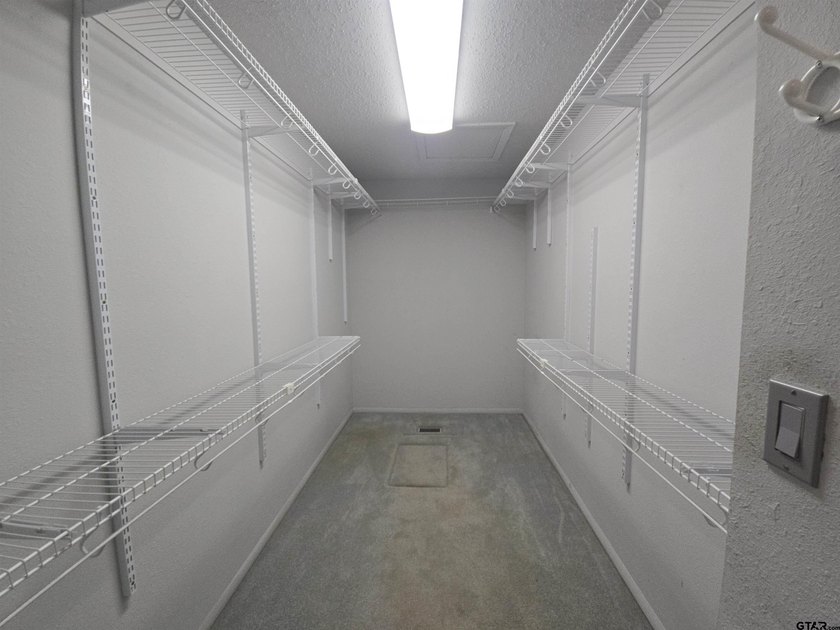 Enjoy peaceful lake living with this charming 1-bedroom, 1-bath - photo 14