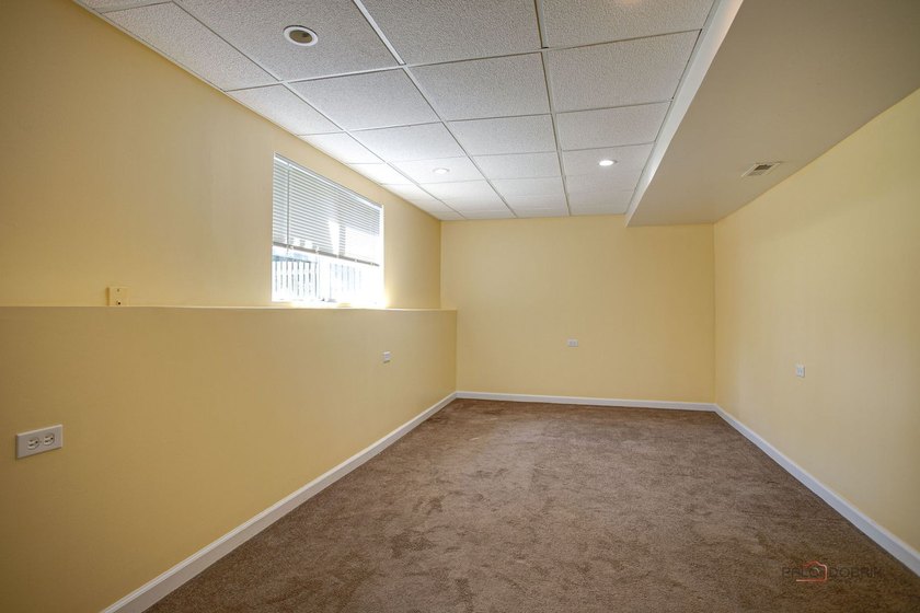 STOP THE CAR!!! THIS IS THE ONE!!!! 4BD, 1.5 bath, with a - photo 22