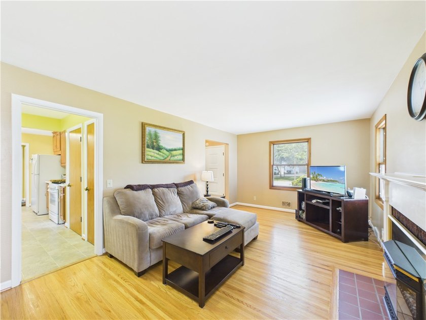Classic Village Colonial that has been beautifully maintained - photo 11