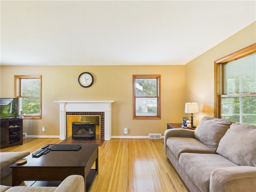 Classic Village Colonial that has been beautifully maintained - photo 12