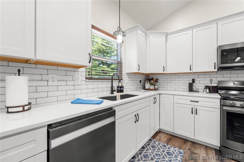Amazing newer one level home in a quiet protected cove! This - photo 13