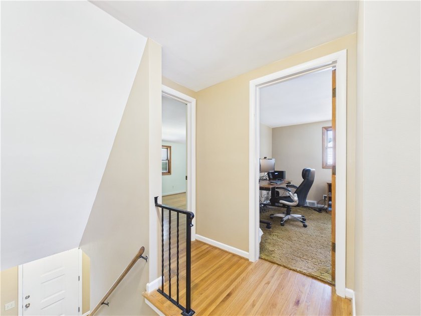 Classic Village Colonial that has been beautifully maintained - photo 25