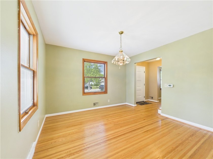 Classic Village Colonial that has been beautifully maintained - photo 26
