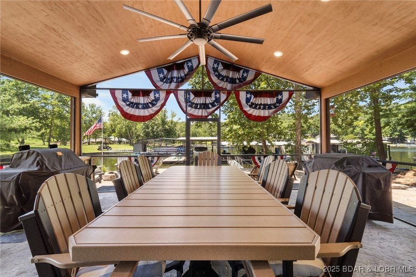 Amazing newer one level home in a quiet protected cove! This - photo 32