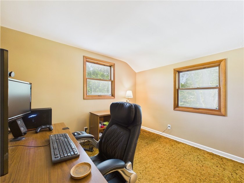 Classic Village Colonial that has been beautifully maintained - photo 32