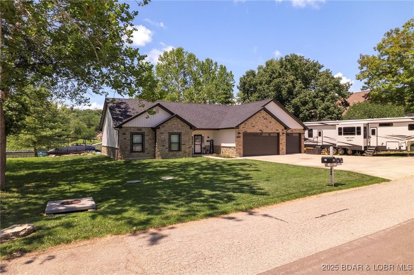 Amazing newer one level home in a quiet protected cove! This - photo 40
