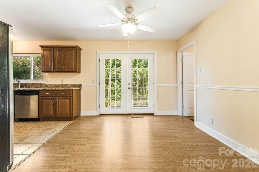Imagine returning home in sought-after North Asheville. A - photo 10