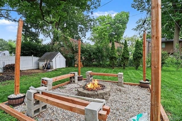 Welcome home to this exceptionally updated and meticulously - photo 29