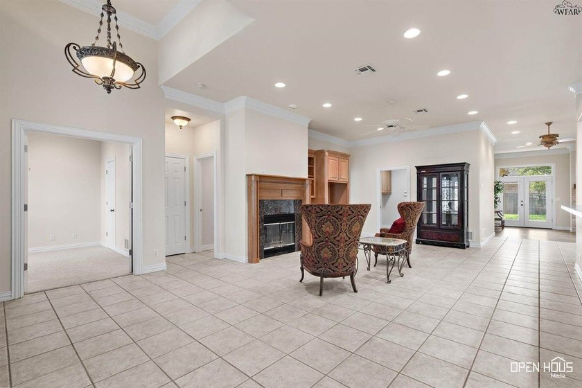 Bridge Creek corner lot with side-entry garage. Open kitchen - photo 5