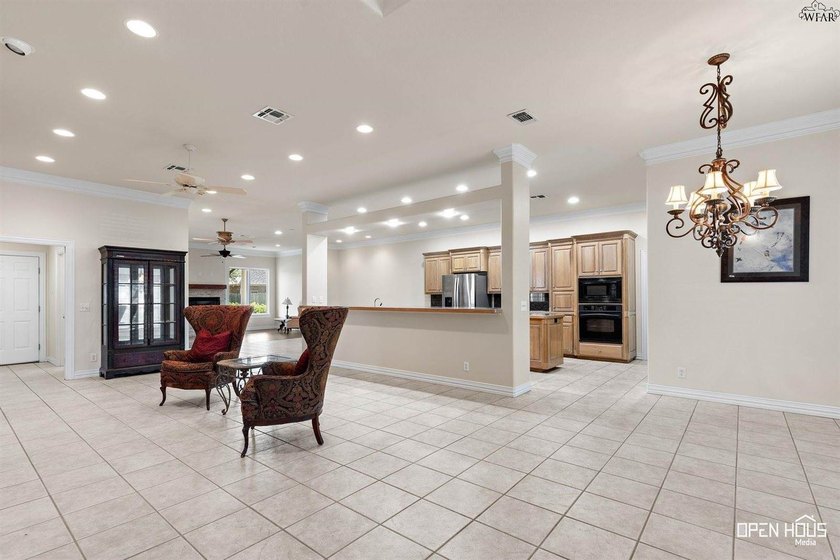 Bridge Creek corner lot with side-entry garage. Open kitchen - photo 6