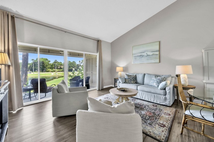 Located on the coveted beachside of Sandestin, this stunning - photo 3